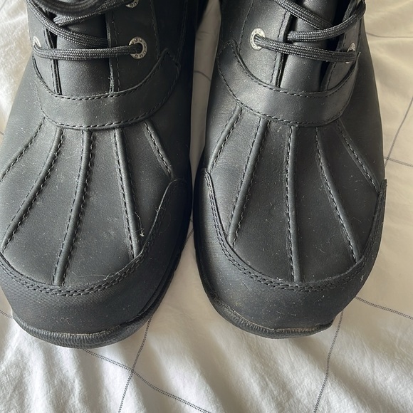 UGG "Butte" Black Waterproof mid calf leather black men's boots size 12 - Picture 9 of 9